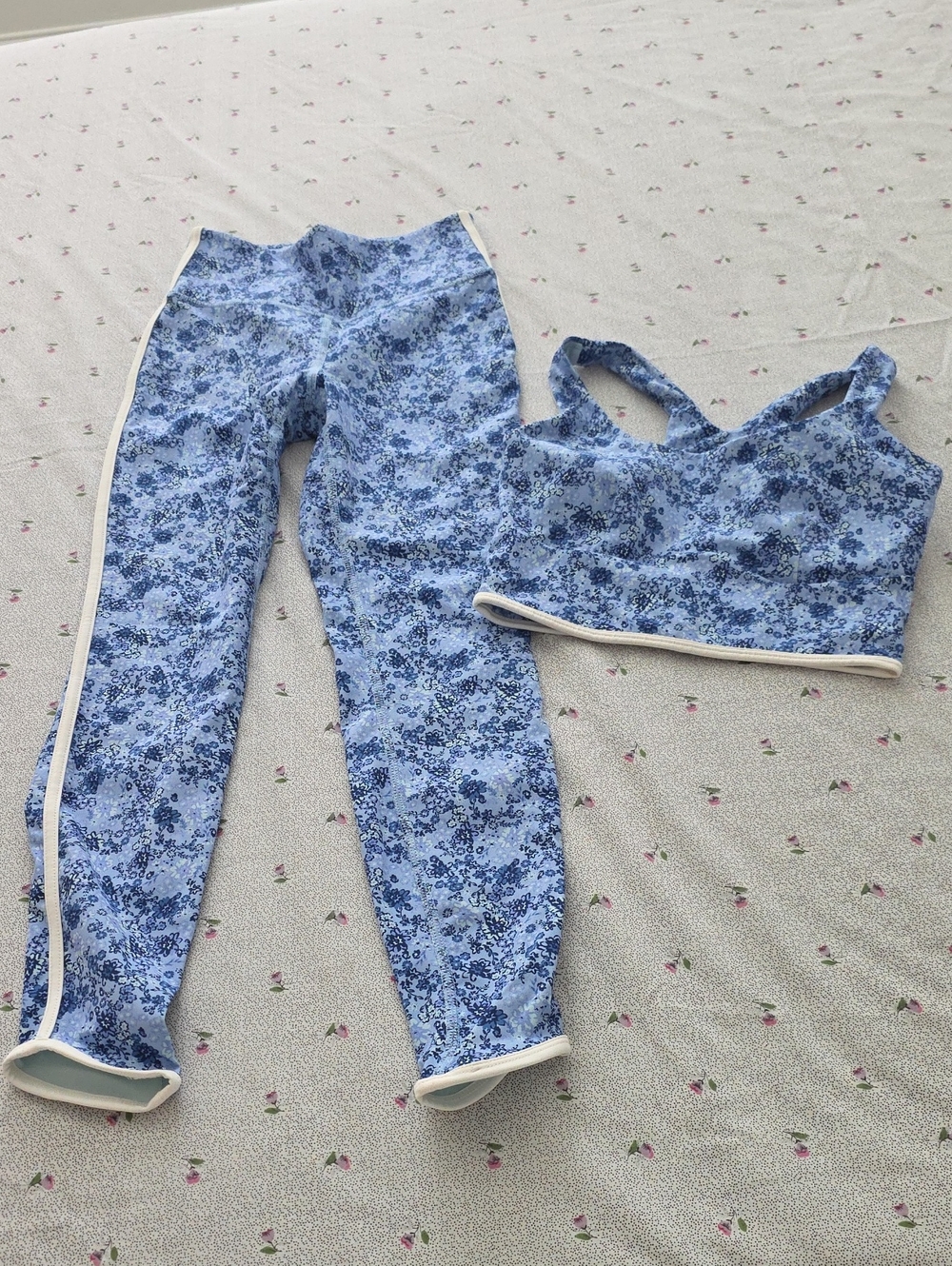 JoyLab Light Blue Floral Leggings & Sports Bra Set